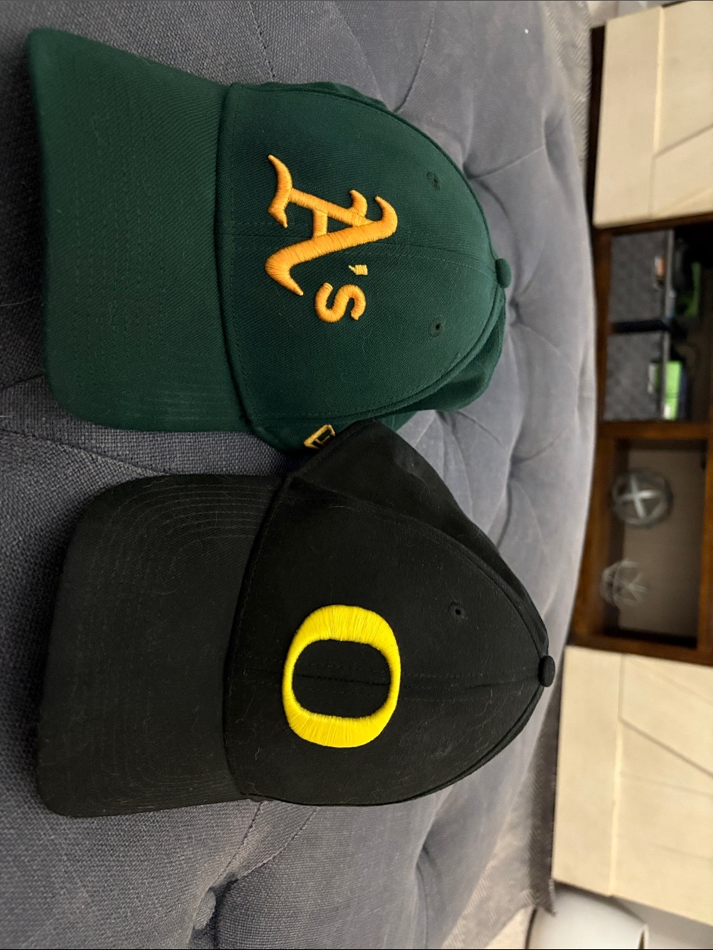 Oakland Athletics Green Logo Cap & Oregon Ducks Black O Cap - Twin Set